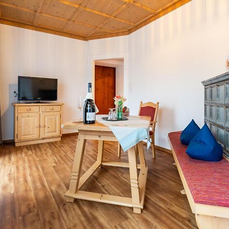 Hotel Krone Tirol 罗伊特 外观 照片