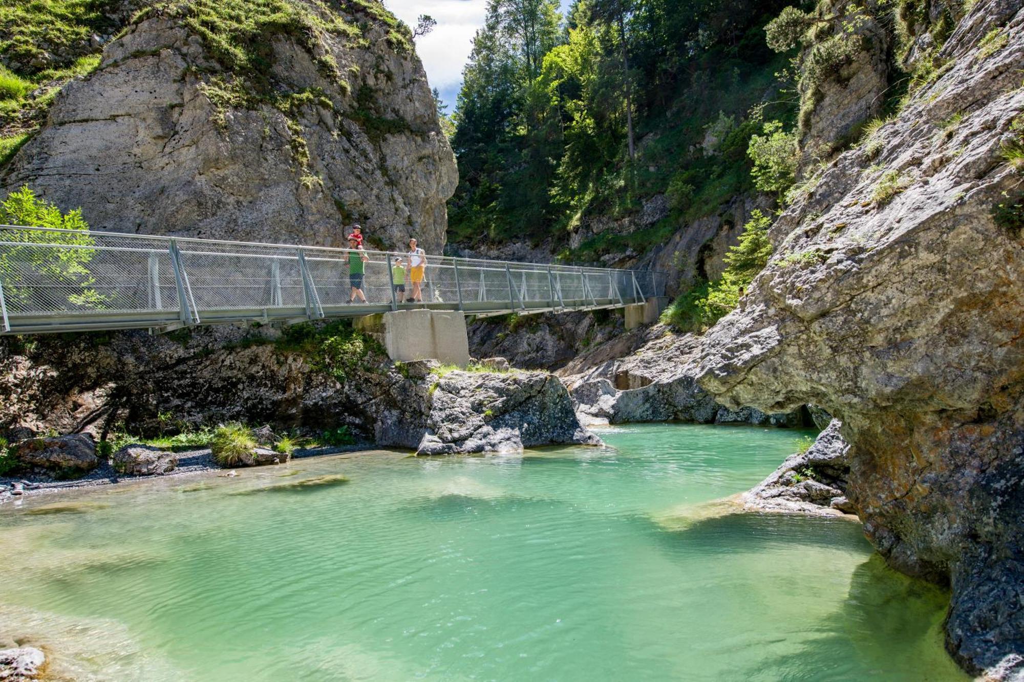 Hotel Krone Tirol 罗伊特 外观 照片