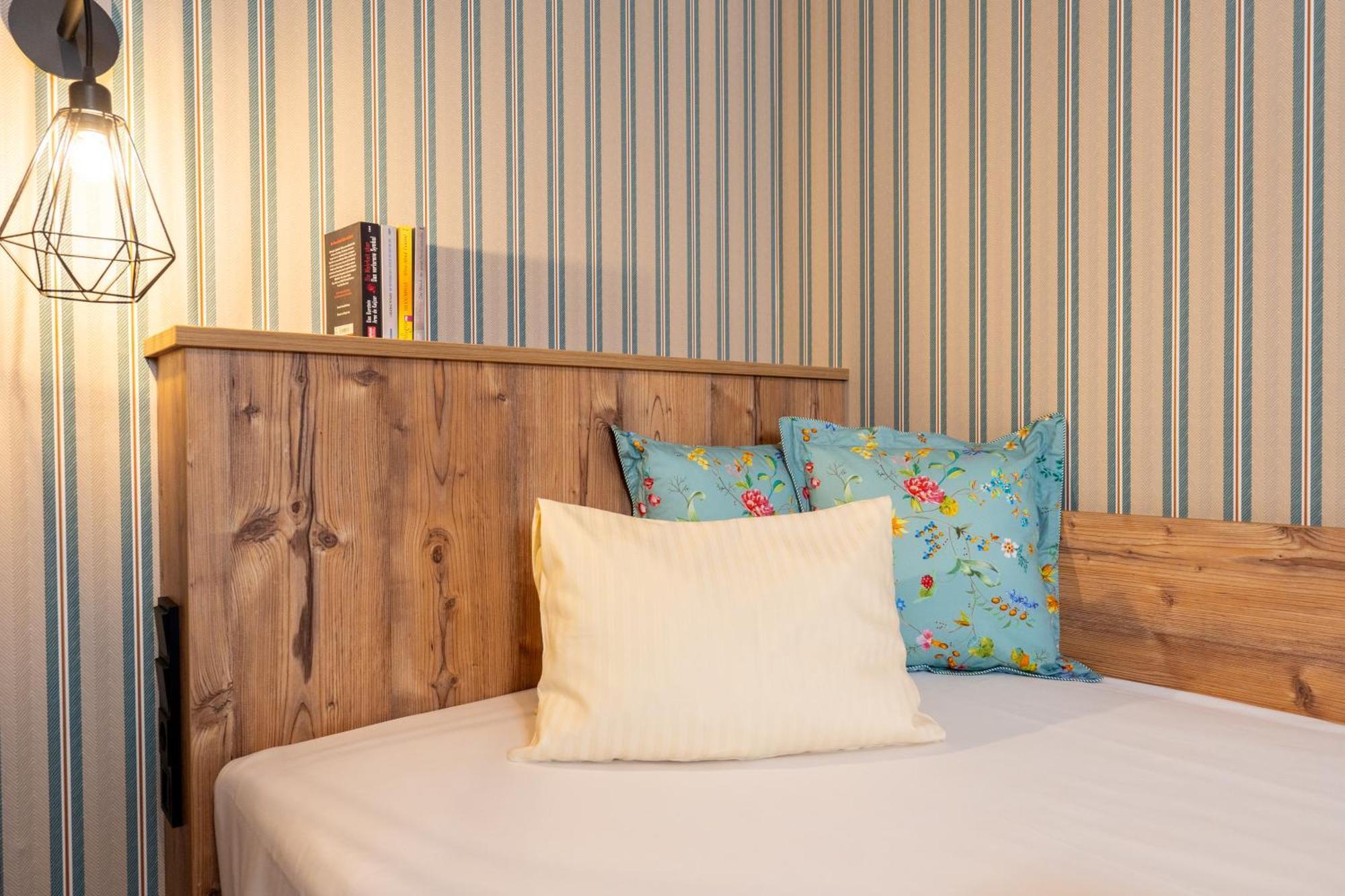 Hotel Krone Tirol 罗伊特 外观 照片