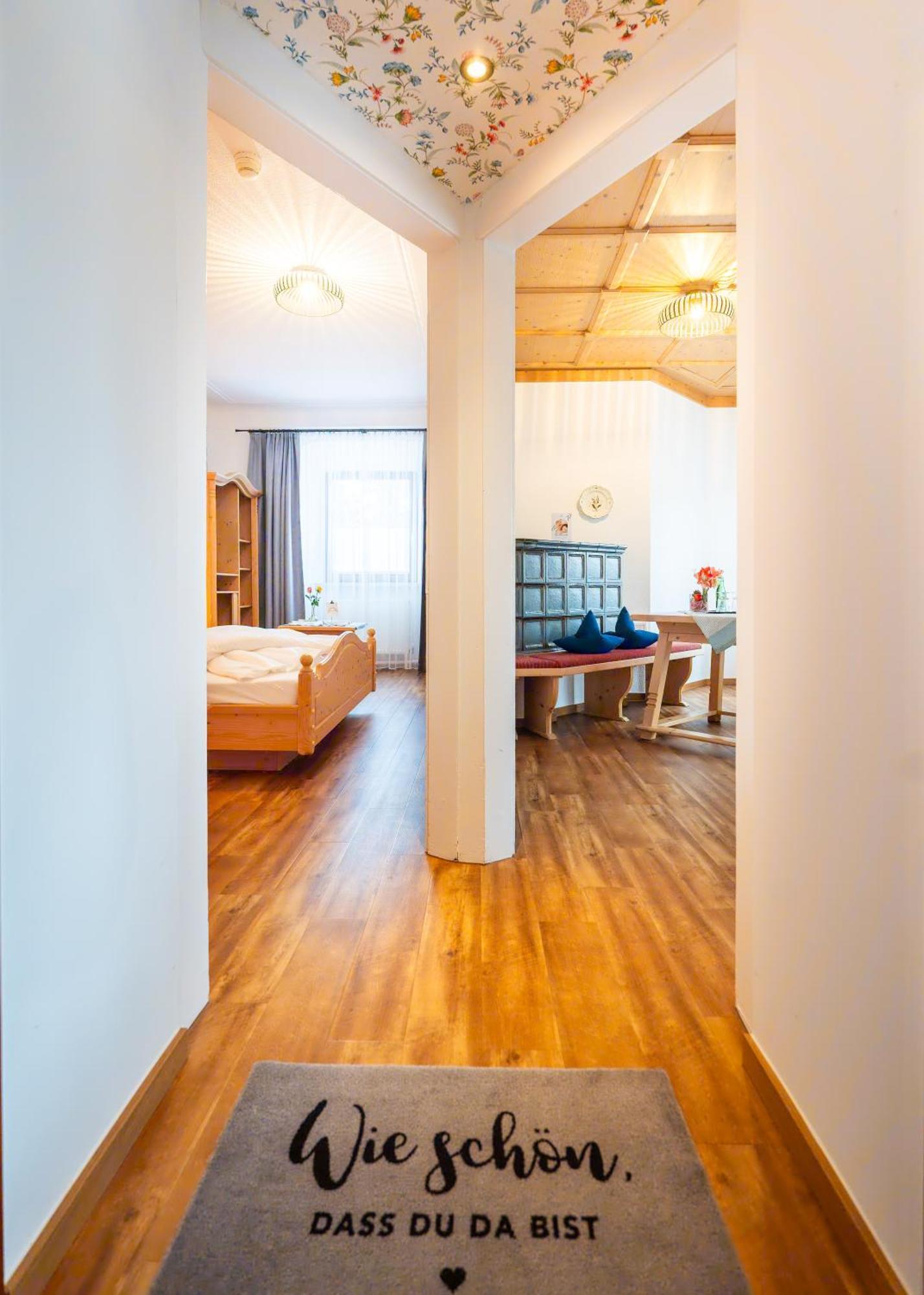 Hotel Krone Tirol 罗伊特 外观 照片