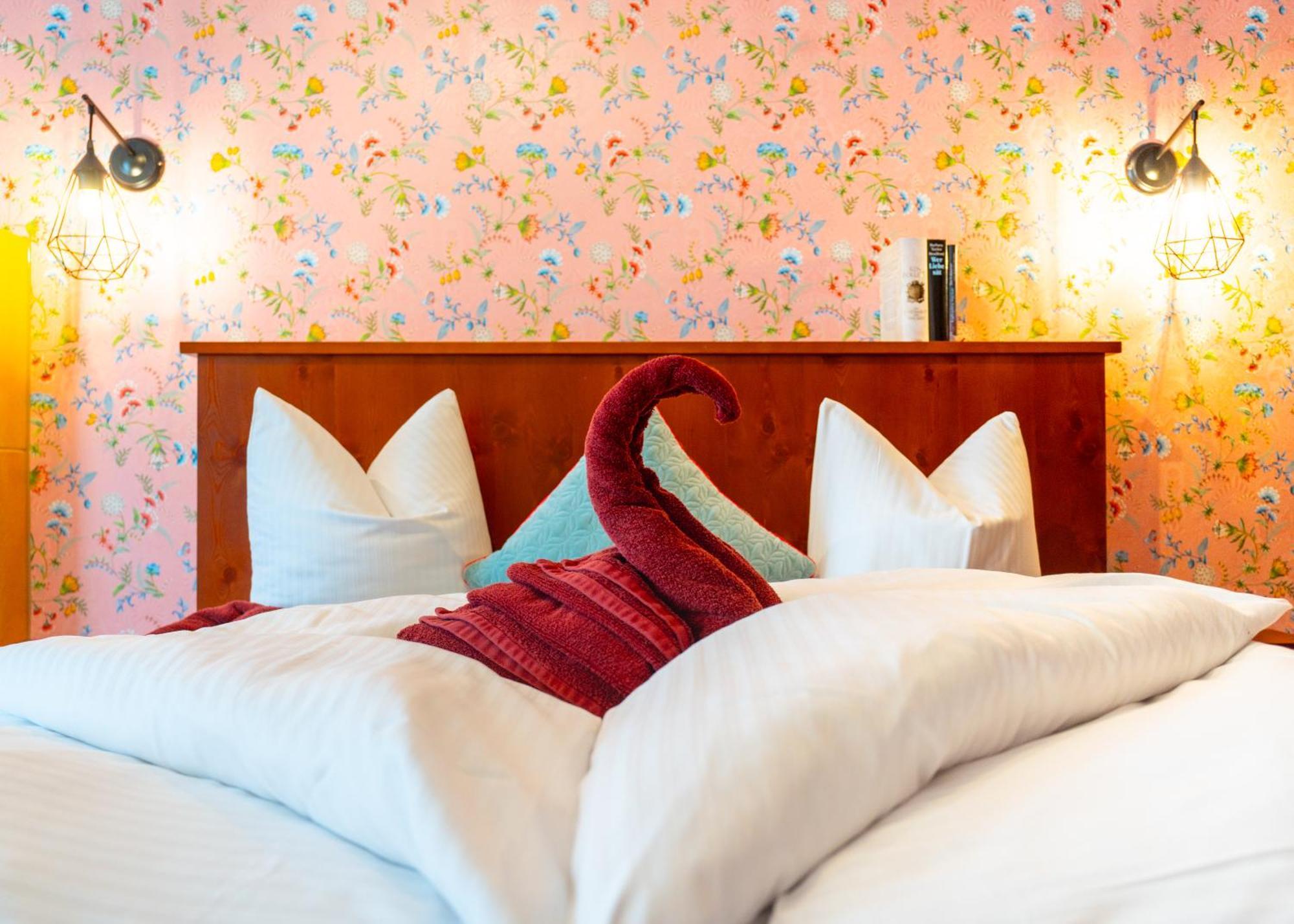 Hotel Krone Tirol 罗伊特 外观 照片