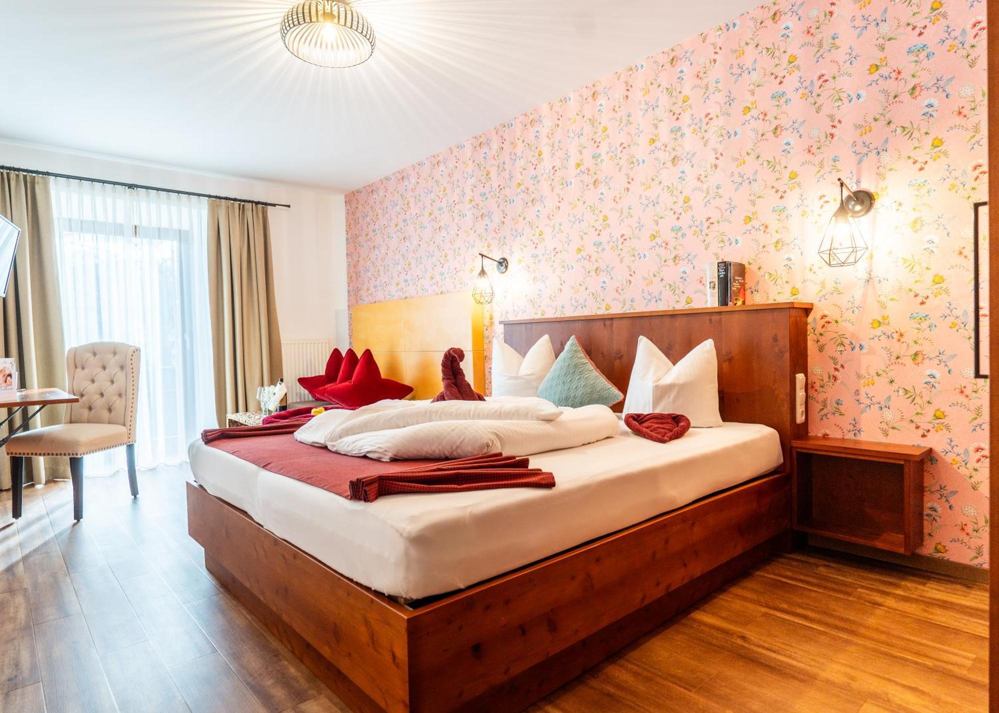 Hotel Krone Tirol 罗伊特 外观 照片